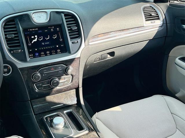 Photo of 2022 Granite Crystal Metallic Clearcoat Chrysler 300