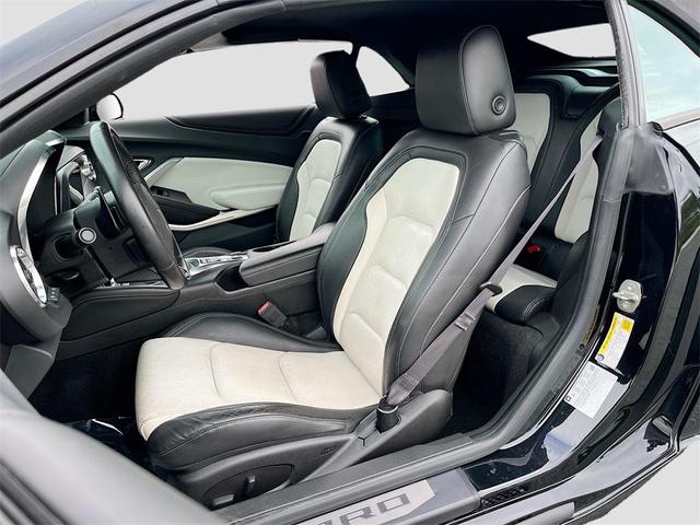 Photo of 2017 Mosaic Black Metallic Chevrolet Camaro