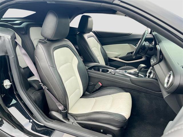 Photo of 2017 Mosaic Black Metallic Chevrolet Camaro