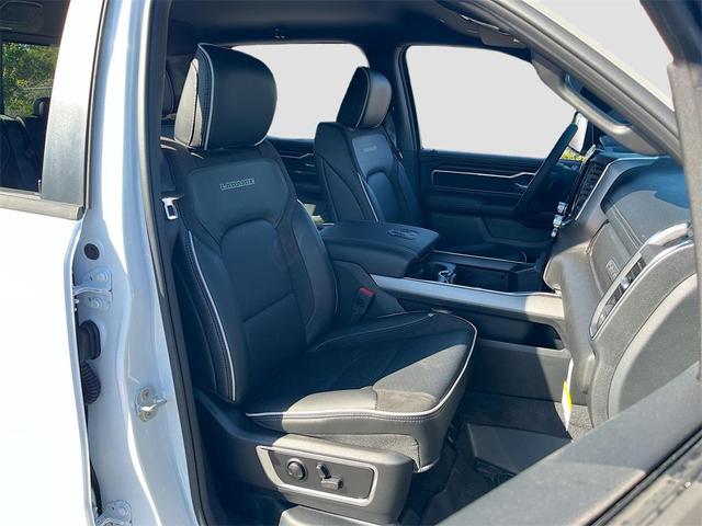 Photo of 2025 Ivory White Tri-Coat Pearlcoat RAM 1500