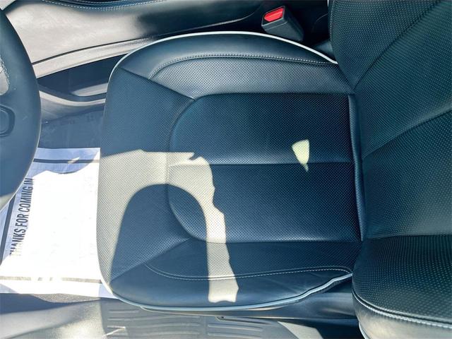 Photo of 2024 Bright White Clearcoat Chrysler Pacifica
