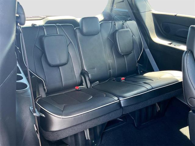 Photo of 2024 Bright White Clearcoat Chrysler Pacifica