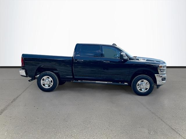 Photo of 2025 Diamond Black Crystal Pearlcoat RAM 2500