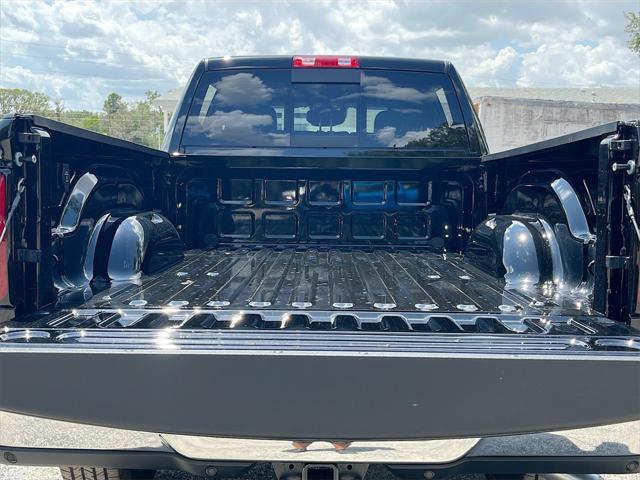 Photo of 2025 Diamond Black Crystal Pearlcoat RAM 2500