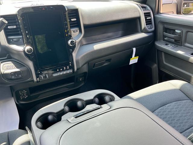 Photo of 2025 Diamond Black Crystal Pearlcoat RAM 2500