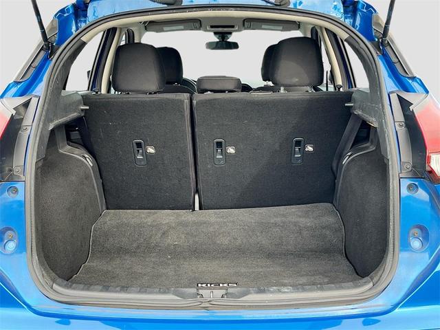 Photo of 2021 Electric Blue Metallic Nissan Kicks