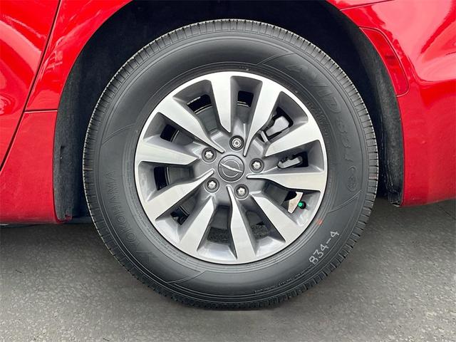 Photo of 2025 Red Hot Pearlcoat Chrysler Pacifica Hybrid