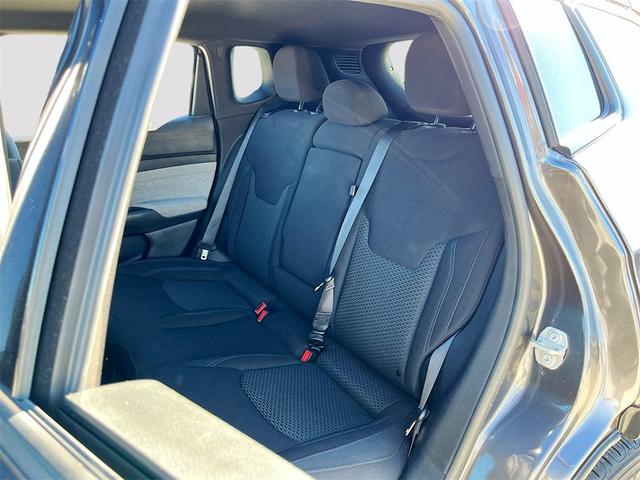 Photo of 2023 Granite Crystal Metallic Clearcoat Jeep Compass