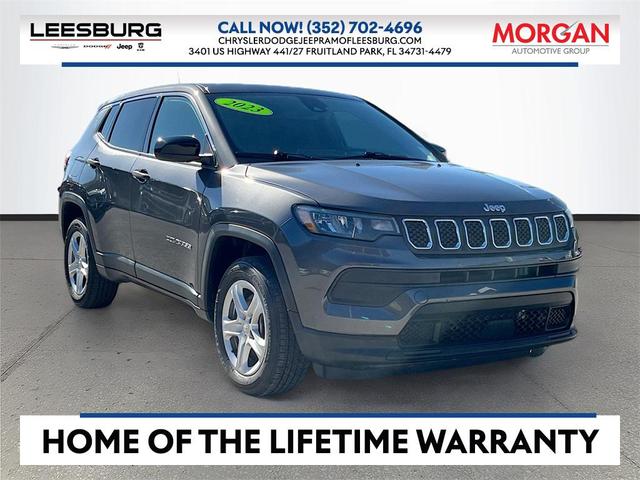 Photo of 2023 Granite Crystal Metallic Clearcoat Jeep Compass
