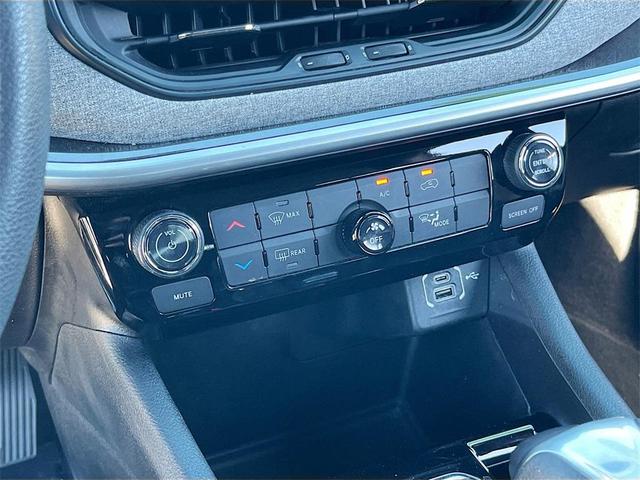 Photo of 2023 Granite Crystal Metallic Clearcoat Jeep Compass
