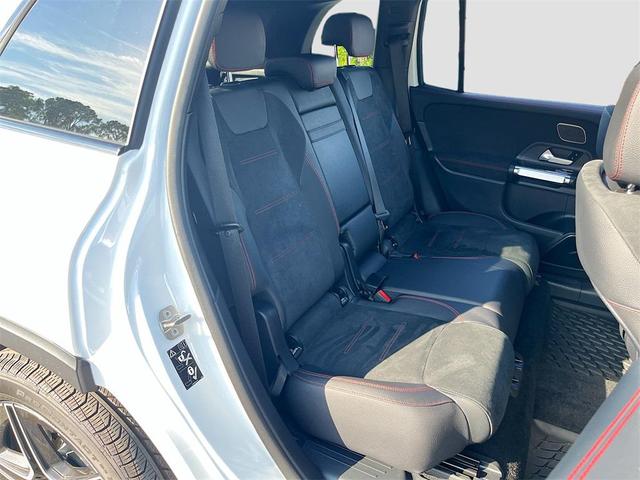 Photo of 2024 Polar White Mercedes-Benz GLB 250