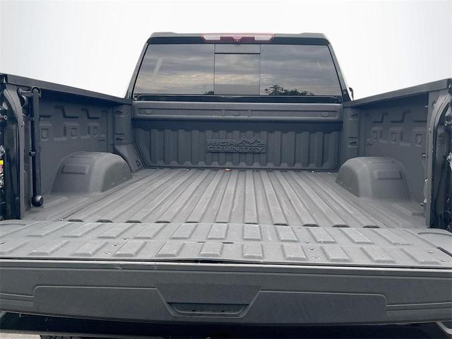 Photo of 2022 Black Chevrolet Silverado 2500