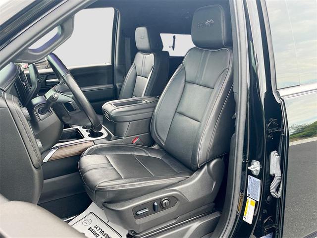 Photo of 2022 Black Chevrolet Silverado 2500