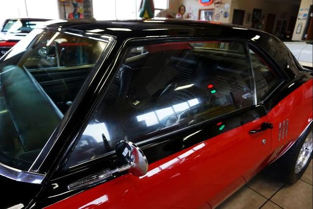 Photo of 1968 Black Pontiac Firebird