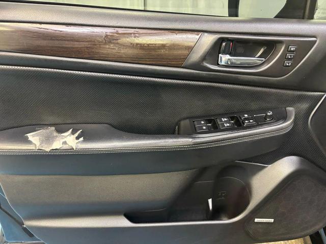 Photo of 2016 Crystal Black Silica Subaru Legacy