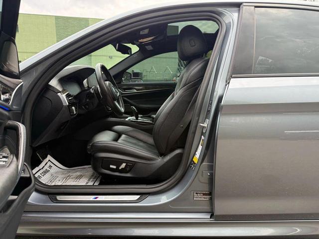 Photo of 2020 Blue BMW 540