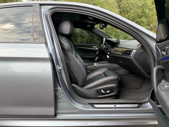 Photo of 2020 Blue BMW 540