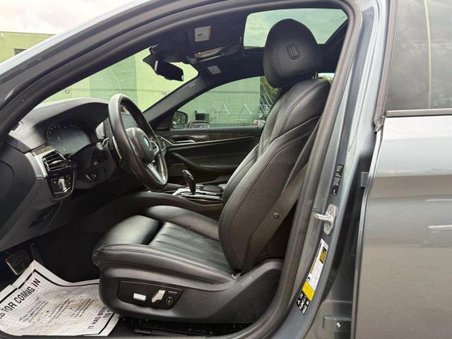 Photo of 2020 Blue BMW 540