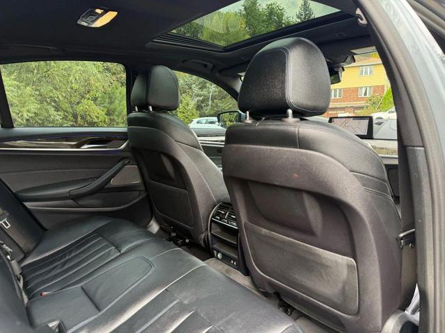 Photo of 2020 Blue BMW 540
