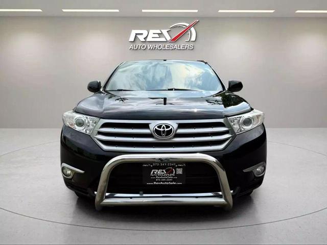 Photo of 2011 Black Toyota Highlander