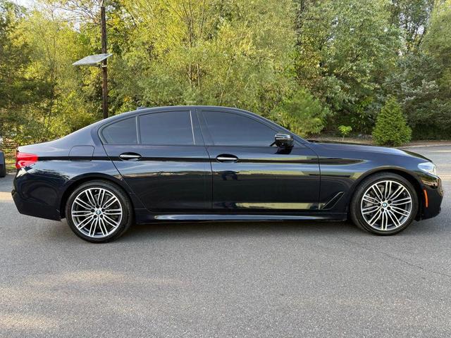 Photo of 2018 Black BMW 540