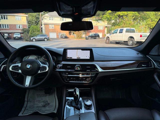 Photo of 2018 Black BMW 540