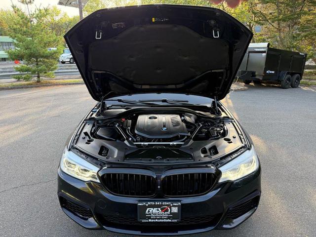 Photo of 2018 Black BMW 540