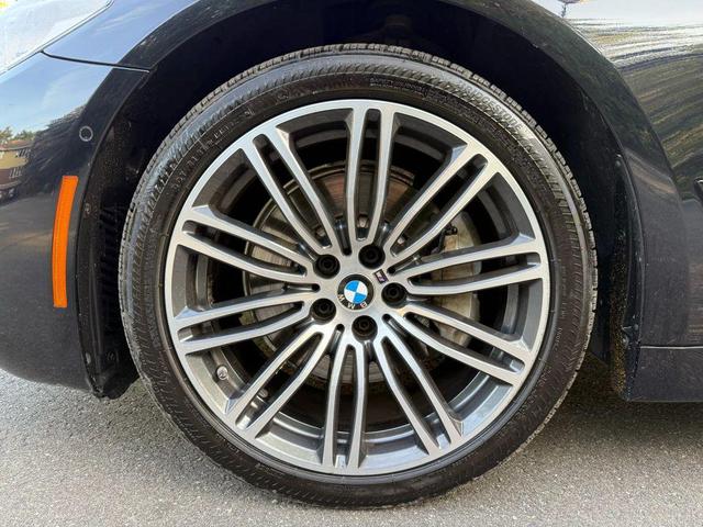 Photo of 2018 Black BMW 540