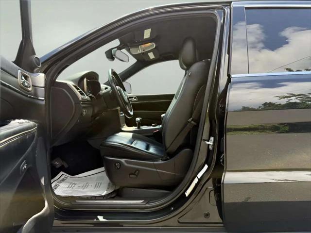 Photo of 2015 Brilliant Black Crystal Pearlcoat Jeep Grand Cherokee