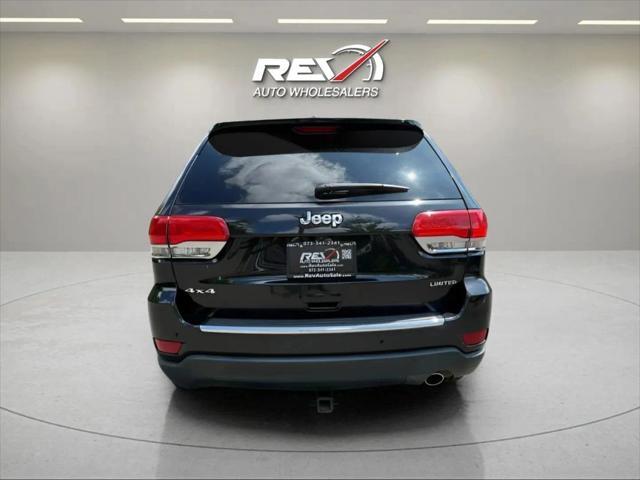 Photo of 2015 Brilliant Black Crystal Pearlcoat Jeep Grand Cherokee