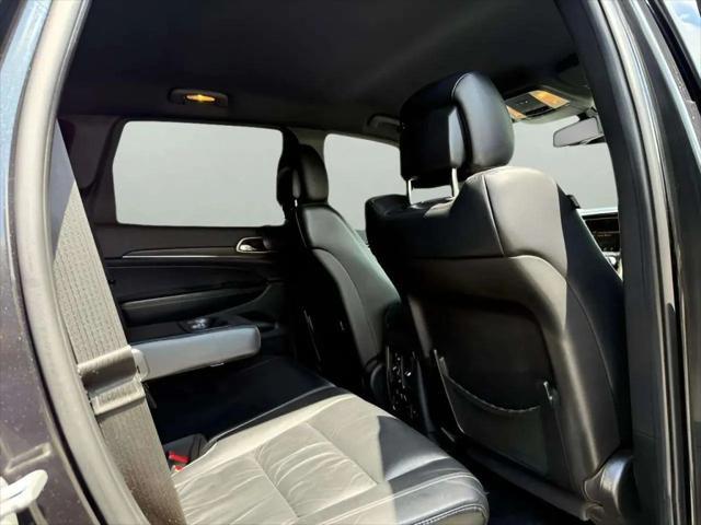 Photo of 2015 Brilliant Black Crystal Pearlcoat Jeep Grand Cherokee