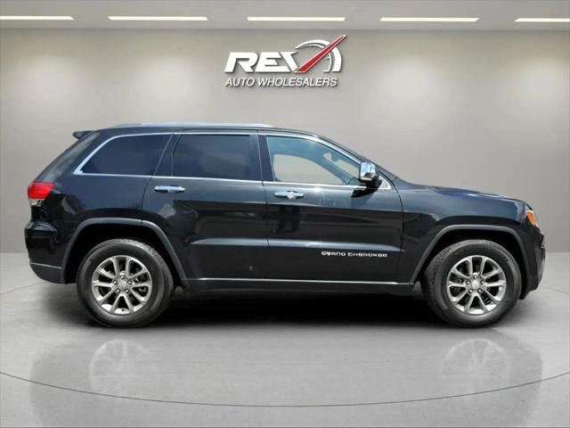 Photo of 2015 Brilliant Black Crystal Pearlcoat Jeep Grand Cherokee