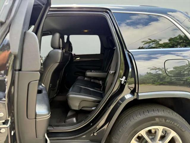 Photo of 2015 Brilliant Black Crystal Pearlcoat Jeep Grand Cherokee