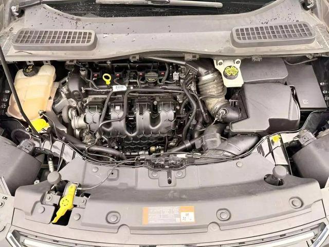 Photo of 2015 Tuxedo Black Ford Escape