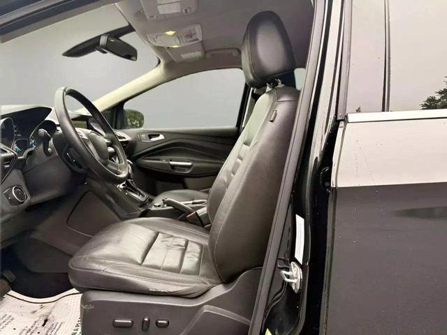 Photo of 2015 Tuxedo Black Ford Escape
