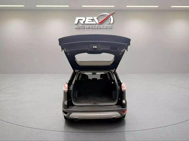 Photo of 2015 Tuxedo Black Ford Escape