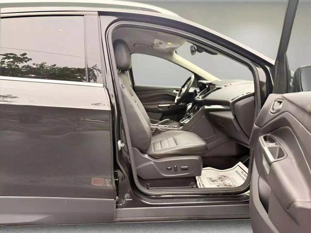 Photo of 2015 Tuxedo Black Ford Escape
