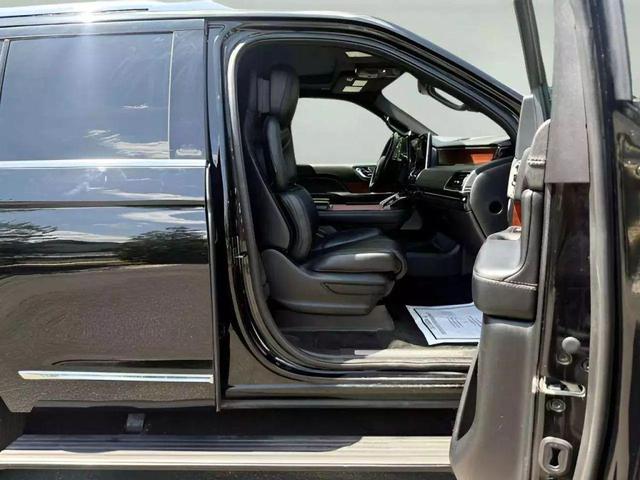 Photo of 2018 Black Velvet Lincoln Navigator