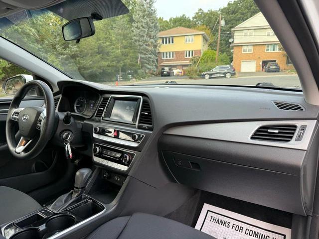 Photo of 2018 Quartz White Pearl Hyundai SONATA
