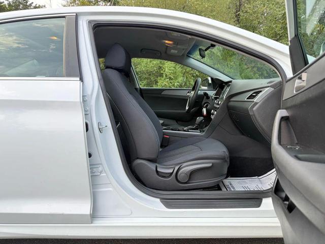Photo of 2018 Quartz White Pearl Hyundai SONATA