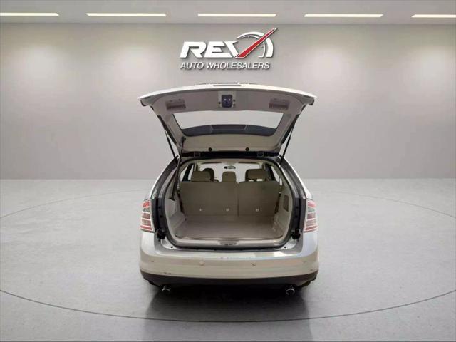 Photo of 2008 Vapor Silver Metallic Ford Edge