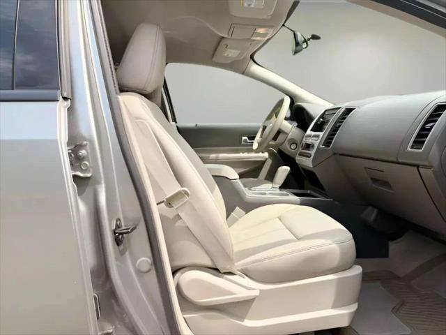 Photo of 2008 Vapor Silver Metallic Ford Edge