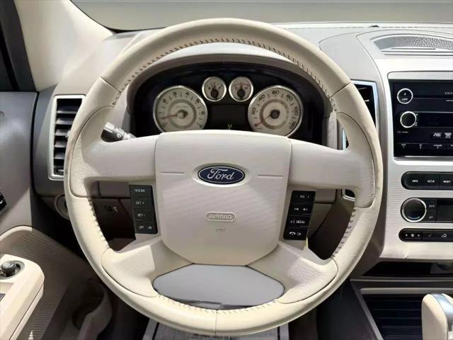 Photo of 2008 Vapor Silver Metallic Ford Edge