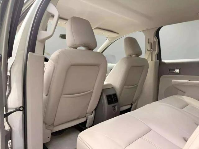 Photo of 2008 Vapor Silver Metallic Ford Edge
