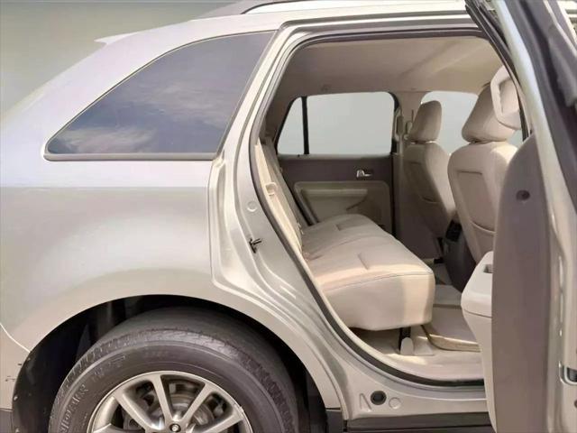 Photo of 2008 Vapor Silver Metallic Ford Edge