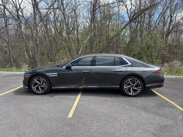 2023 Genesis G90