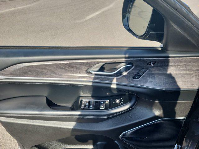 Photo of 2022 Baltic Gray Metallic Clearcoat Jeep Grand Cherokee L
