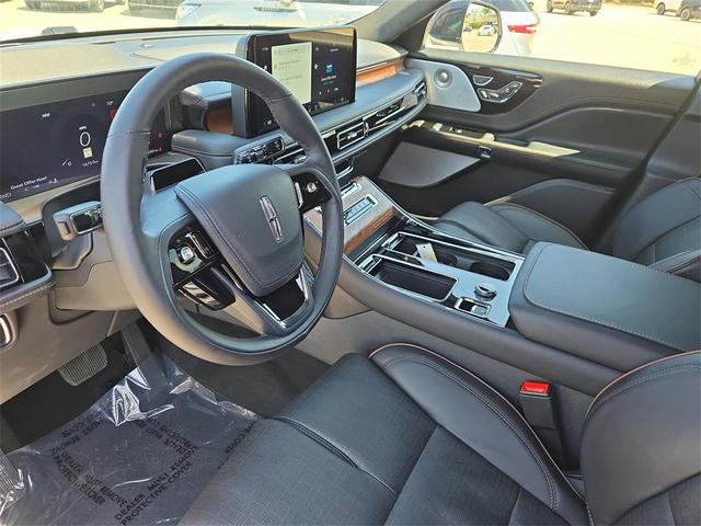 Photo of 2025 White Metallic Lincoln Aviator