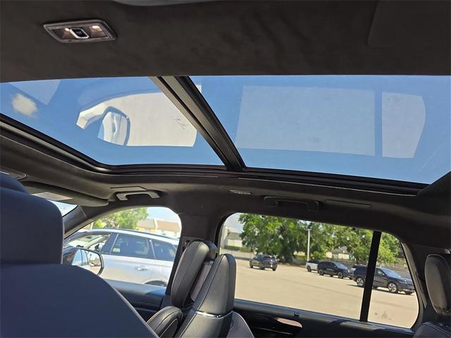 Photo of 2025 White Metallic Lincoln Aviator