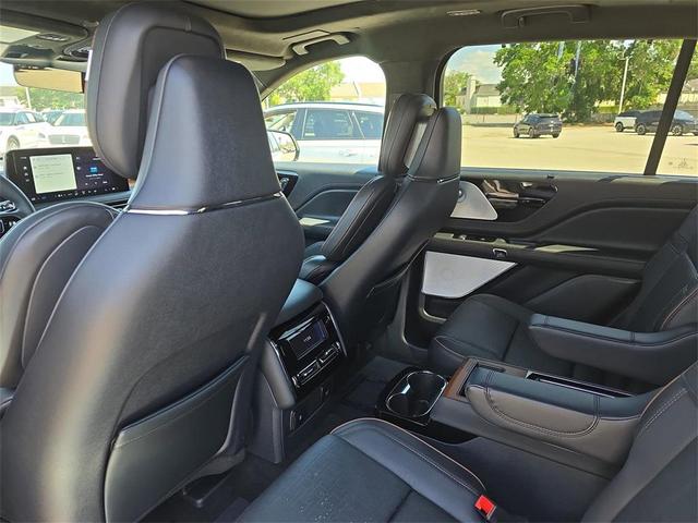 Photo of 2025 White Metallic Lincoln Aviator
